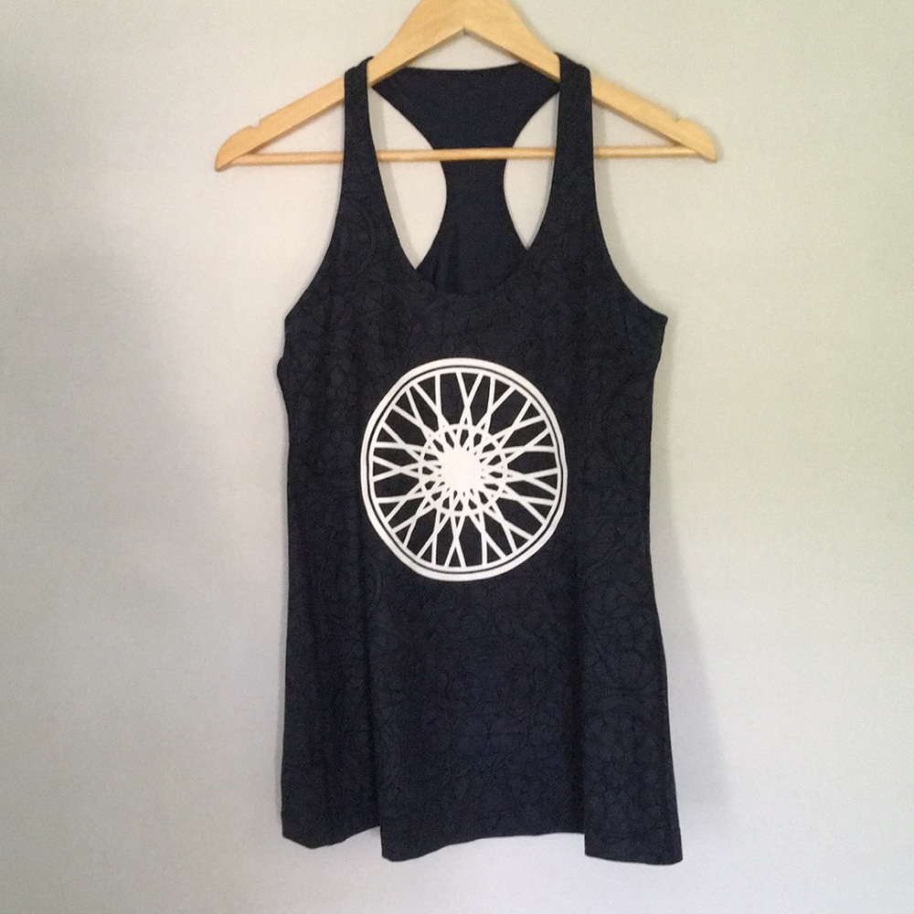 Lululemon tank